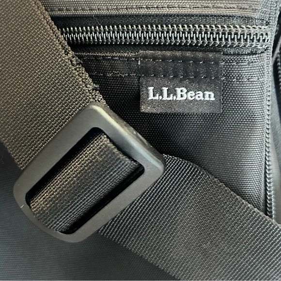 L.L. Bean Organizer Hanging Toiletry Bag, Family Size Black Nylon 10"H×12"W× 8"D - Picture 5 of 16